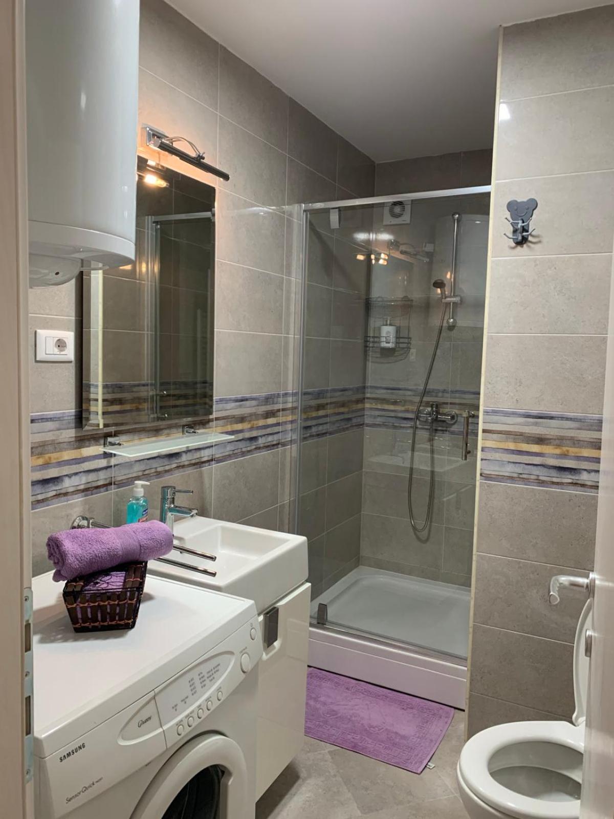 Bright Top Floor Apartment With Free Parking Skopje Ngoại thất bức ảnh
